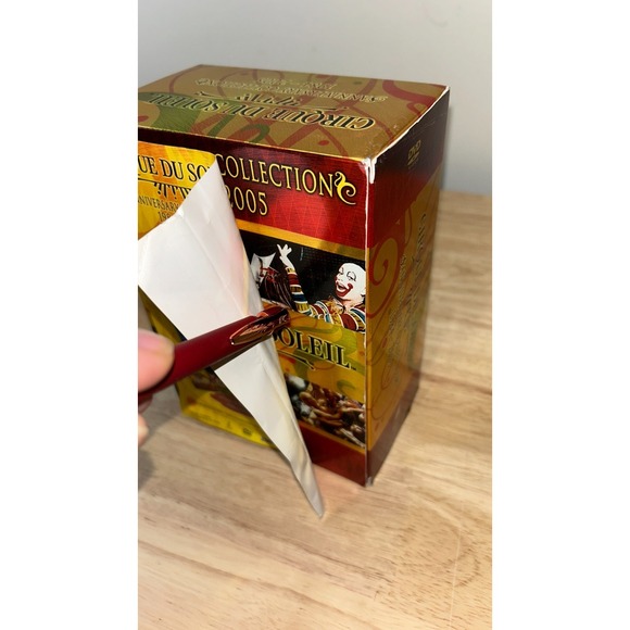 Cirque du Soleil Anniversary Collection 1984-2005 12 DVD Box Set w/ 6 Postcards - Picture 5 of 8